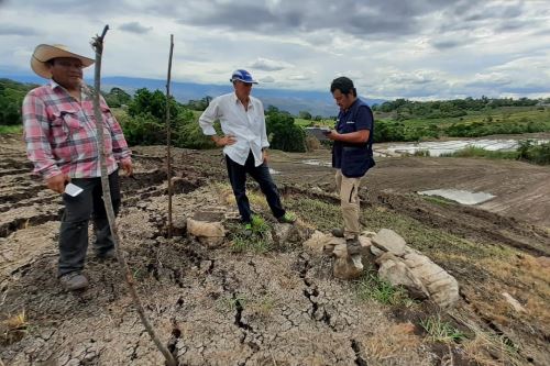 El Ingemmet recomendó drenar los cuerpos de agua identificados dentro del deslizamiento.