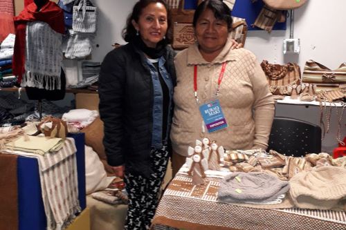 Dos artesanas del distrito lambayecano de Túcume representan al Perú en el XVII Festival de Artesanías de América 2019, en Cuenca, Ecuador.