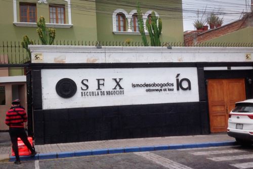 La Escuela de Postgrado San Francisco Xavier Escuela de Negocios, con sede en Arequipa, deberá cerrar en un plazo máximo de dos años.