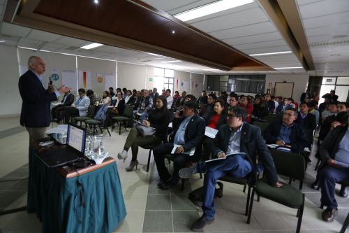 El presidente del consejo directivo del Ceplan, expuso acerca de la Visión del Perú al 2050, la Política General de Gobierno al 2021 y sobre la elaboración o actualización del Plan de Desarrollo Regional Concertado.