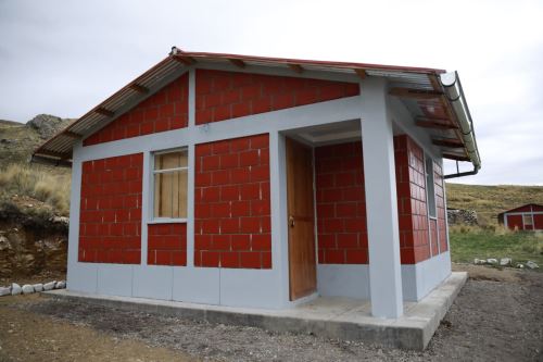 Las viviendas mejoradas Sumaq Wasi brindan confort térmico a los habitantes de zonas altoandinas.
