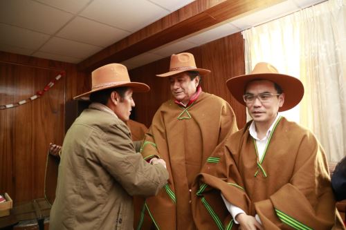 El ministro Rodolfo Yánez y autoridades de Puno acordaron que el 10 de diciembre se efectuará una sesión plenaria de la Mesa Técnica de la Cuenca del Río Coata.