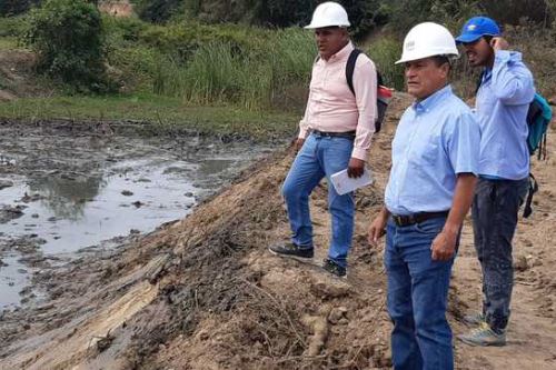 Los trabajos de limpieza abarcan 6.5 kilómetros del cauce de la quebrada Luey, que se encuentra colmatado con sedimentos y maleza.