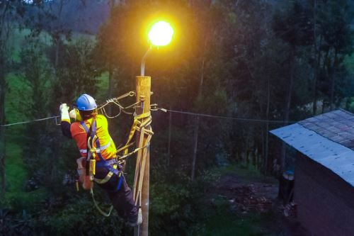 Con una inversión cercana a los 240 millones de soles, el Minem ejecutó 23 proyectos de electrificación rural durante el 2019.