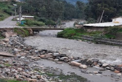 La población teme la crecida del río Pomabamba (Áncash), porque un eventual desborde ocasionaría serios daños.