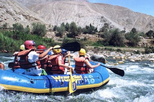 El canotaje en el río Cañete es una de las actividades preferidas de los visitantes de Lunahuaná.