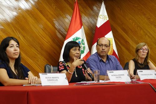 La viceministra de Gestión Pedagógica del Minedu, Patricia Andrade, destacó el papel que cumplen los docentes bilingües en las comunidades originarias.