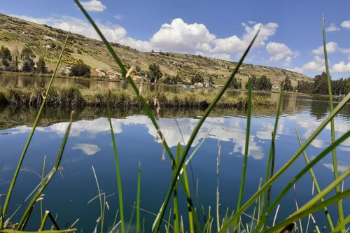 La laguna de Ñahuimpuquio, está ubicada a 11 kilómetros de la ciudad de Huancayo, en la subcuenca del río Cunas.