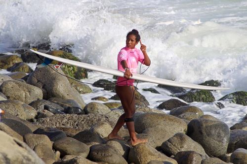 María Fernanda Reyes, un ejemplo de lucha en el surf peruano | Noticias ...