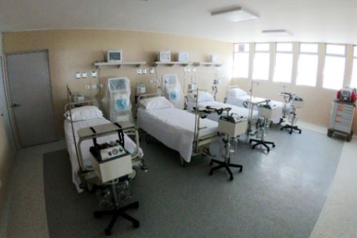 El nuevo centro de emergencia covid-19 en Arequipa fue adecuado e implementado en las antiguas áreas de Niño Sano y Vacunación del Hospital Honorio Delgado.