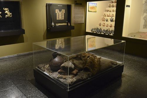 El Museo Arqueológico Nacional Brüning celebra 99 aniversario de creación.
