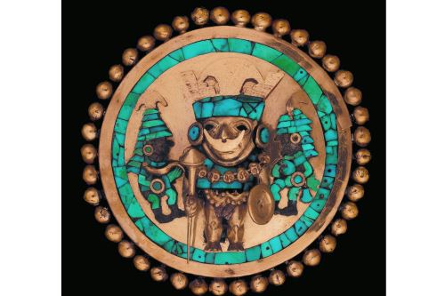 Joya que forma parte del ajuar del jerarca moche es exhibida en el Museo Tumbas Reales de Sipán.