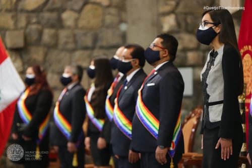 La ceremonia de juramentación de la alcaldesa del Cusco, Romi Infantas, se desarrolló en el Centro de Convenciones.