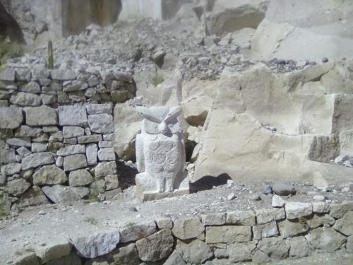 En la Ruta del Sillar se puede observar esculturas en tamaño natural que llaman la atención de los visitantes.