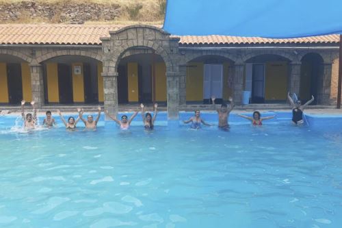 El complejo turístico La Calera, en Arequipa, consta de cinco piscinas que ayer empezaron a recibir visitantes.