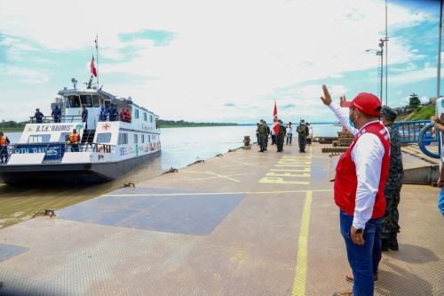 En la ceremonia de zarpe participaron el alcalde de provincial de Ucayali, Héctor Soto García; el jefe de Estado Mayor de la Comandancia de la Cuarta Zona Naval, capitán de navío José Krebs Millares; y el jefe de la unidad territorial del programa PAIS, Víctor Mori.