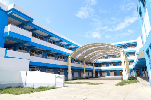 La directora ejecutiva de la ARCC inauguró el colegio Jesús Nazareno en el distrito de Chócope, en la provincia liberteña de Ascope.