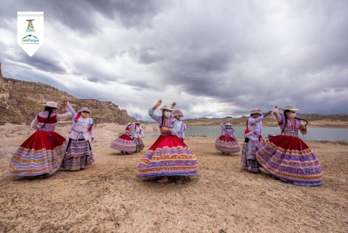 Los turistas que adquieran el boleto turístico, vía electrónica, tendrán acceso a los miradores turísticos ubicados en ambas márgenes del valle del Colca, baños termales La Calera, Salliwua.