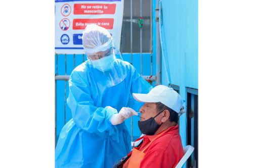 La Red de Salud Pacífico Norte ejecutó un tamizaje de descarte del nuevo coronavirus (covid-19) a trabajadores del DPA de Chimbote.