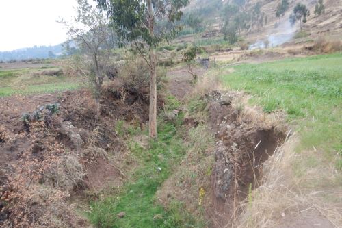 Los movimientos en masa en el sector Cuyo Grande pueden generar el represamiento de la quebrada Chahuay.