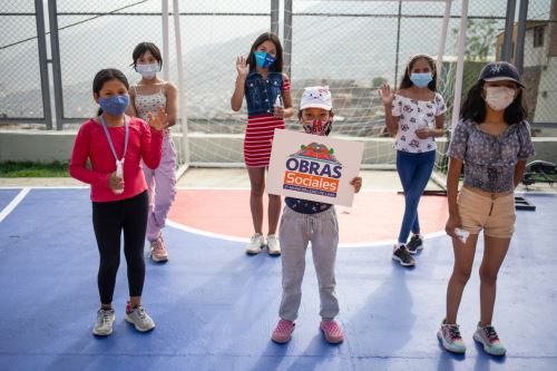 Las obras sociales tienen el objetivo de ampliar los espacios públicos, así como mejorar la seguridad y conectividad peatonal de las familias que habitan en las áreas alejadas de la capital.