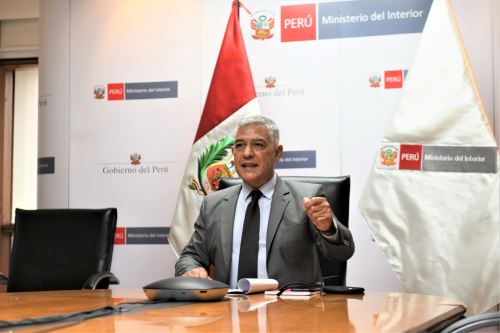 El ministro del Interior, José Elice, participó en el conversatorio 'Mujeres en la Policía Nacional del Perú y las Fuerzas Armadas-Hacia un Bicentenario con igualdad'.