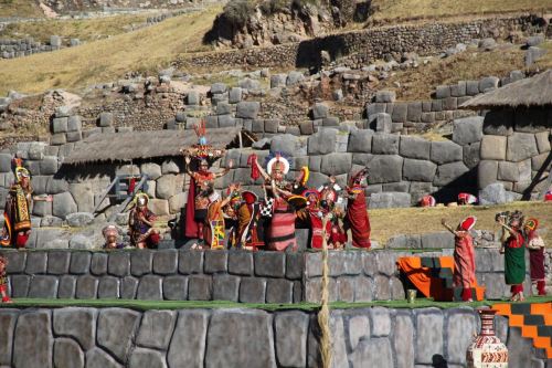 'Inti Raymi del Bicentenario. La fiesta del Sol brillando para el mundo' es la denominación que recibirá este año la ceremonia más importante del calendario jubilar del Cusco.