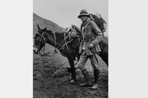 Fotografía de Hiram Bingham en Machu Picchu.