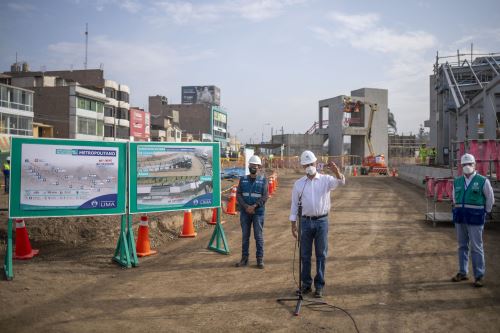 Alcalde Muñoz supervisa construcción de estación en ampliación norte del  Metropolitano | Noticias | Agencia Peruana de Noticias Andina