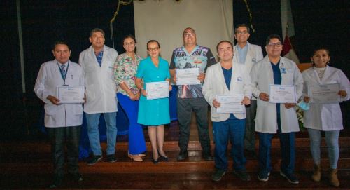 Arequipa: doctor wins competition with project related to gastric and colorectal cancer |  News