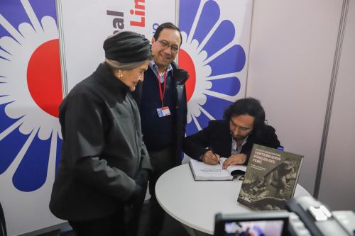 Tras la presentación de 'Vertebrados fósiles del Perú' habrá firma de libros por el autor.