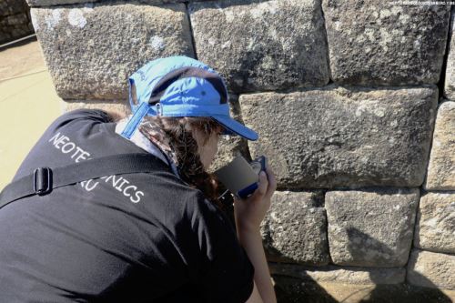 Las investigaciones determinarán si las fisuras están asociadas a eventos sísmicos, a reactivaciones de fallas y reconstruir el pasado histórico de la región Cusco. Foto: Cortesía Carlos Benavente.