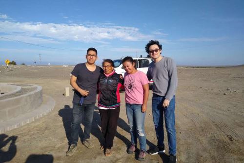 Equipo que encontró hojas fósiles liderados por geóloga Diana Ochoa con Josefina Torres, la protectora del desierto de Sacaco. Equipo que encontró hojas fósiles liderados por geóloga Diana Ochoa con Josefina Torres, la protectora del desierto de Sacaco.