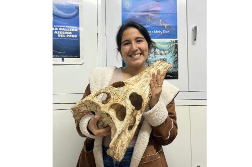 Joven paleontóloga peruana Camila Zamora-Vega. Foto: Cortesía Leonardo Hostos.