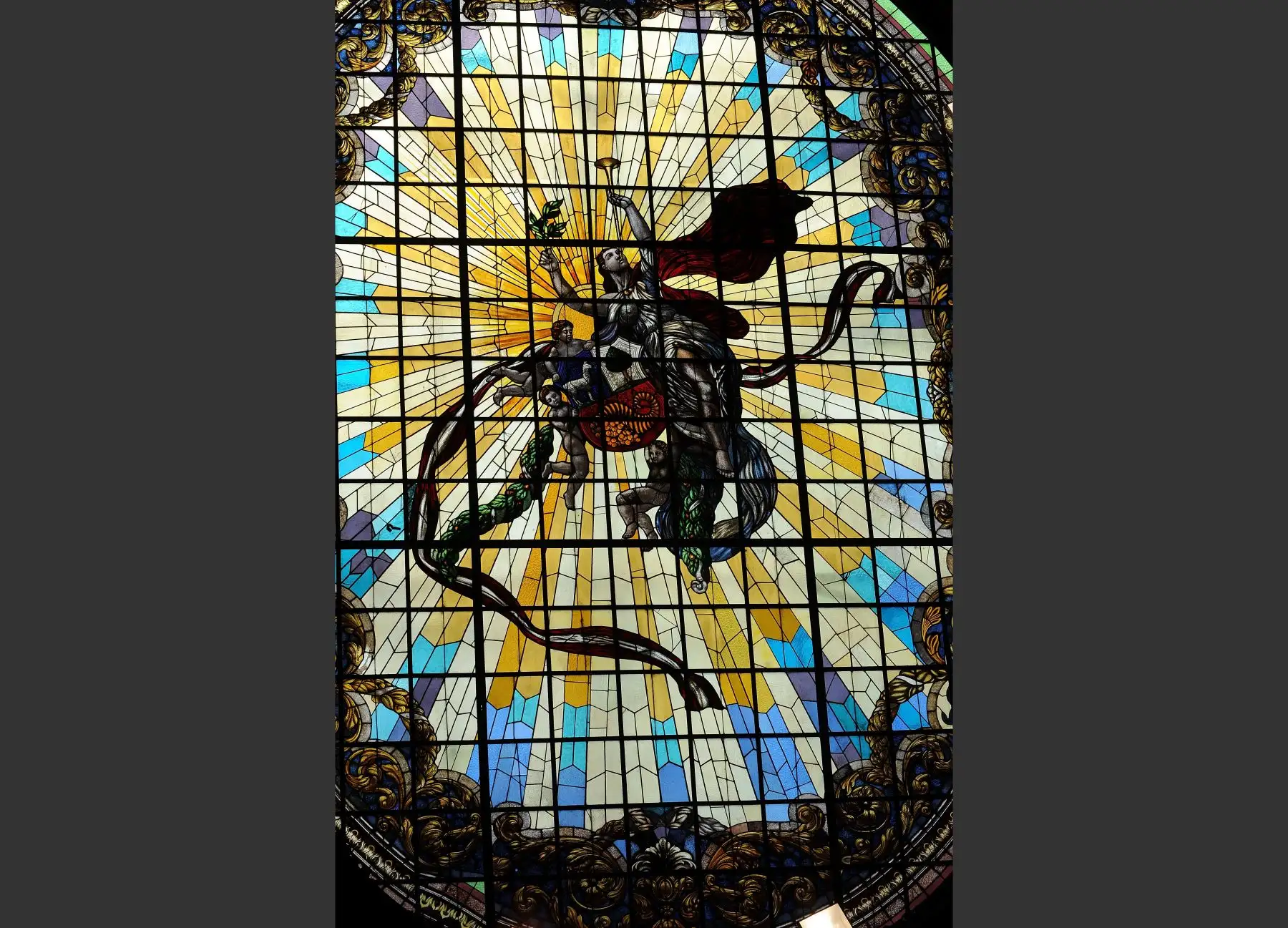 Foto: Vitral de la Madre Patria Hemiciclo del Senado