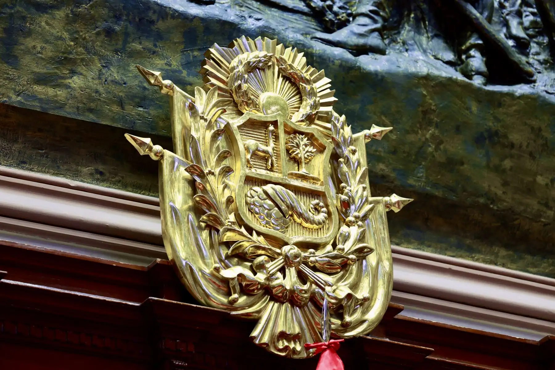 Foto: Escudo en pan de oro