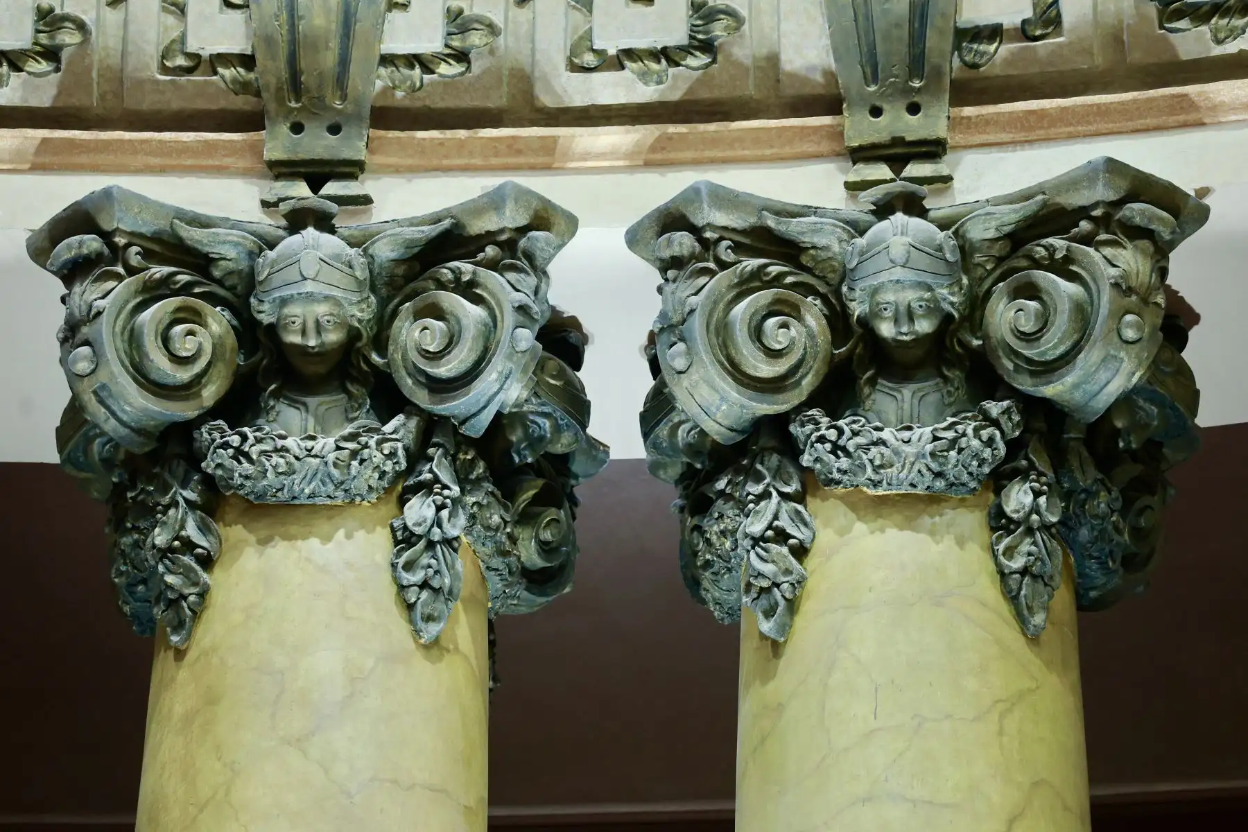 Foto: Columnas del hemiciclo