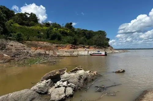 Localidad de Orán, río Amazonas, donde se descubrió el cráneo de sirenio de 13-15 millones de años, el primero de la Amazonía. Foto: Rodolfo Salas-Gismondi.