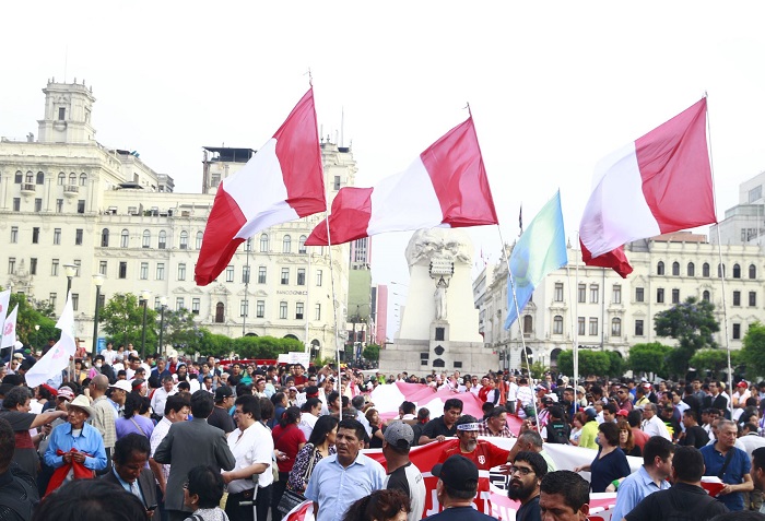 Manifestaciones en Lima: Colegio de Abogados precisa que son un derecho pero si son pacíficas.