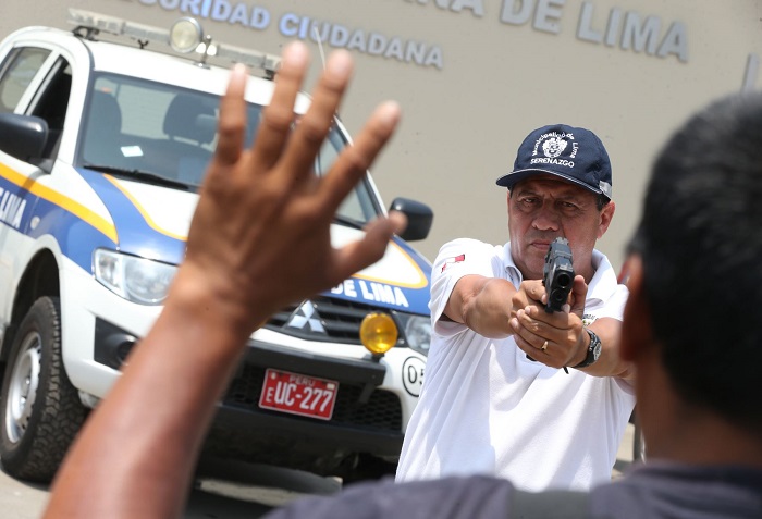 Armas letales y no letales para el serenazgo, opina alcalde de Los Olivos