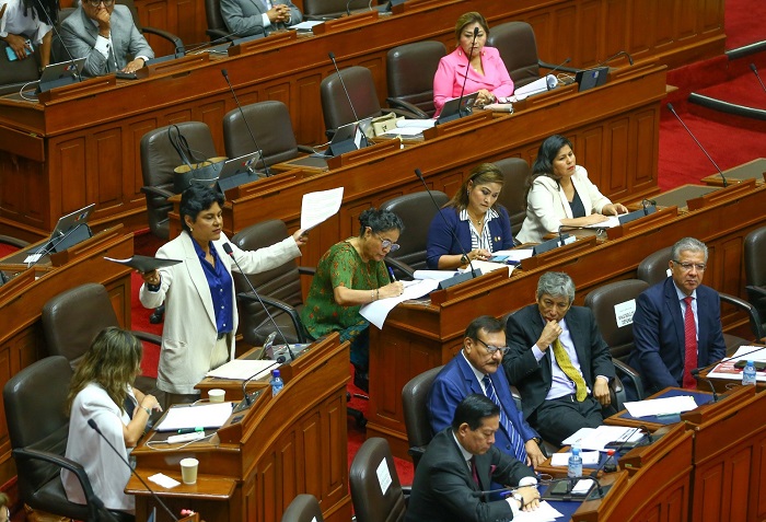 Congreso debate voto de confianza a nuevo gabinete ministerial