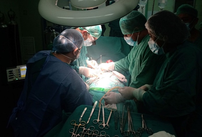Primer corazón artificial portátil se implanta en el Perú