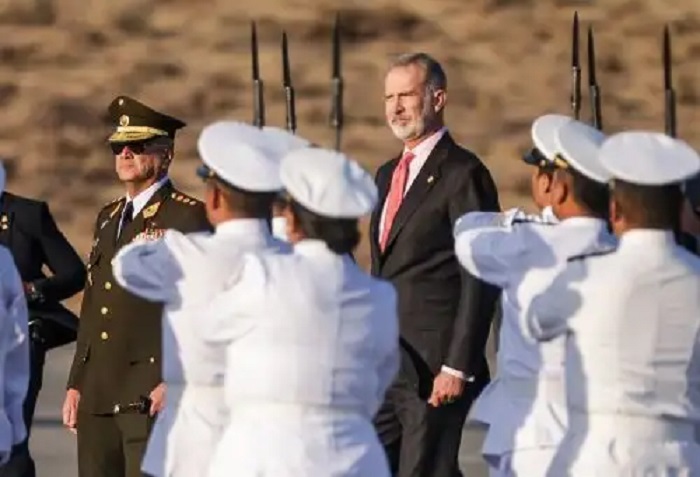 Rey Felipe VI de Borbón arriba a Arequipa para participar en el X CILE