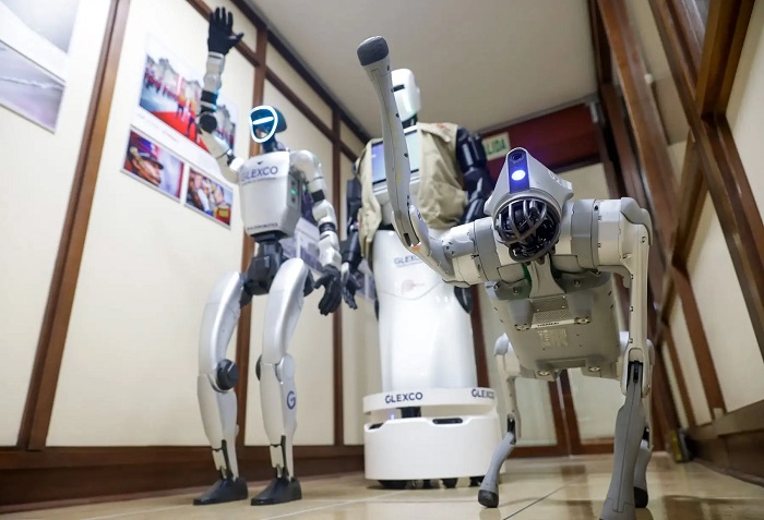 ¿Cómo avanza la robótica en el Perú? Robot peruano visita Andina y El Peruano