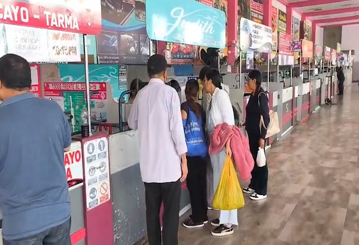 A pocas horas de las elecciones, aumenta afluencia de pasajeros en terminales de Lima