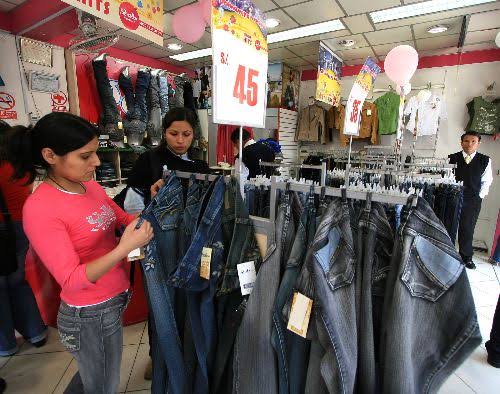 Indecopi advierte: Ofertas y compras en outlets no eliminan tus derechos como consumidor