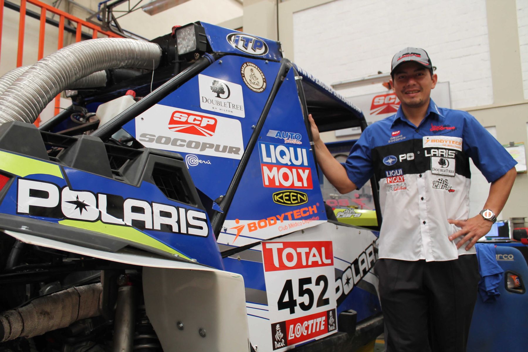 Óscar Rocha apela a su formación castrense para superar el rally Dakar