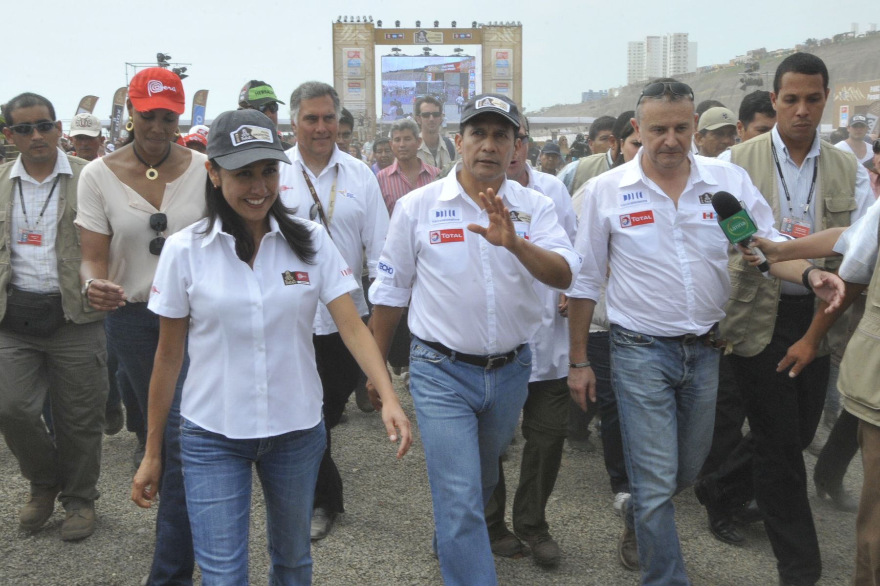 LIMA,PERU-ENERO 02. Jefe de Estado Ollanta Humala Tasso; participó en apertura del Village Dakar y visitó a equipo peruano de corredores que competirán en el Rally Dakar 2013.
Foto Andina/Prensa Presidencia