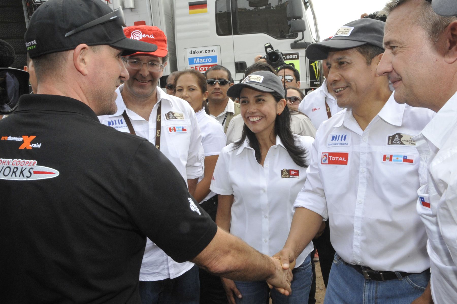 LIMA,PERU-ENERO 02. Jefe de Estado Ollanta Humala Tasso; participó en apertura del Village Dakar y visitó a equipo peruano de corredores que competirán en el Rally Dakar 2013.
Foto Andina/Prensa Presidencia