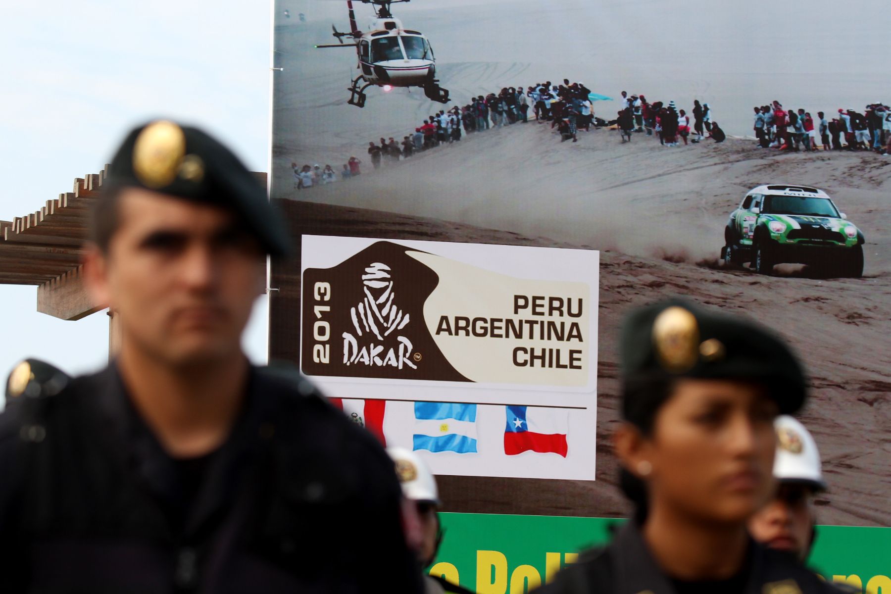 LIMA, PERÚ - ENERO 03. La Policia Nacional adopta medidas de seguridad para el próximo Rally Dakar. Foto: ANDINA/Marco del Río